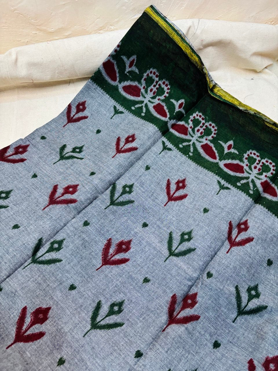 RS. 425/- (50% Off on MRP Rs. 850/-)( DS-874)