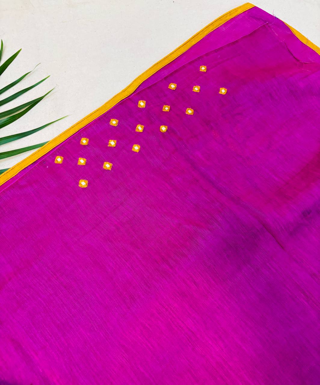 RS .1350/- (70% Off on MRP Rs.4500/-)( DS349)