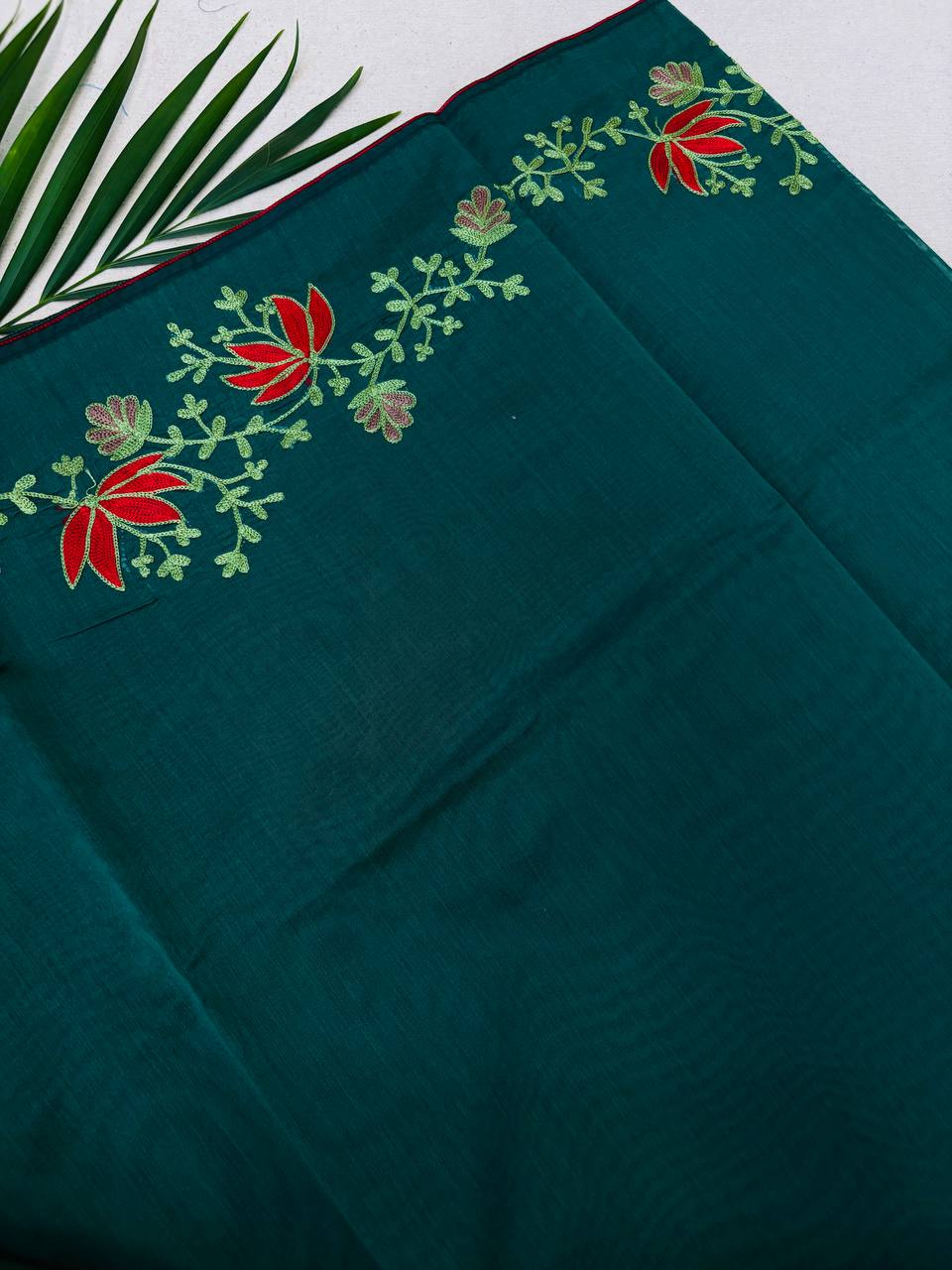 RS .660/- (70% Off on MRP Rs.2200/-)( DS376)