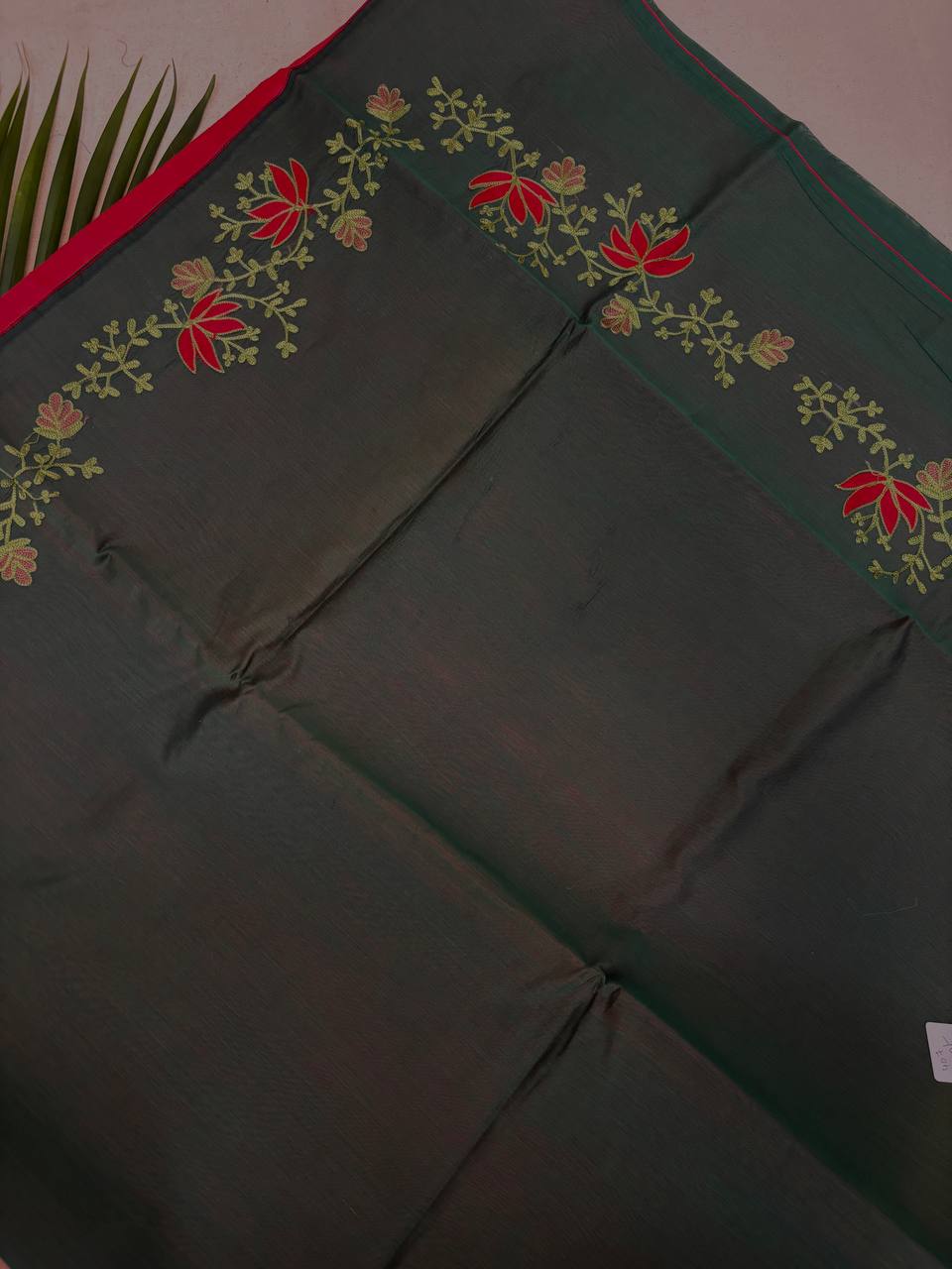 RS .660/- (70% Off on MRP Rs.2200/-)( DS376)
