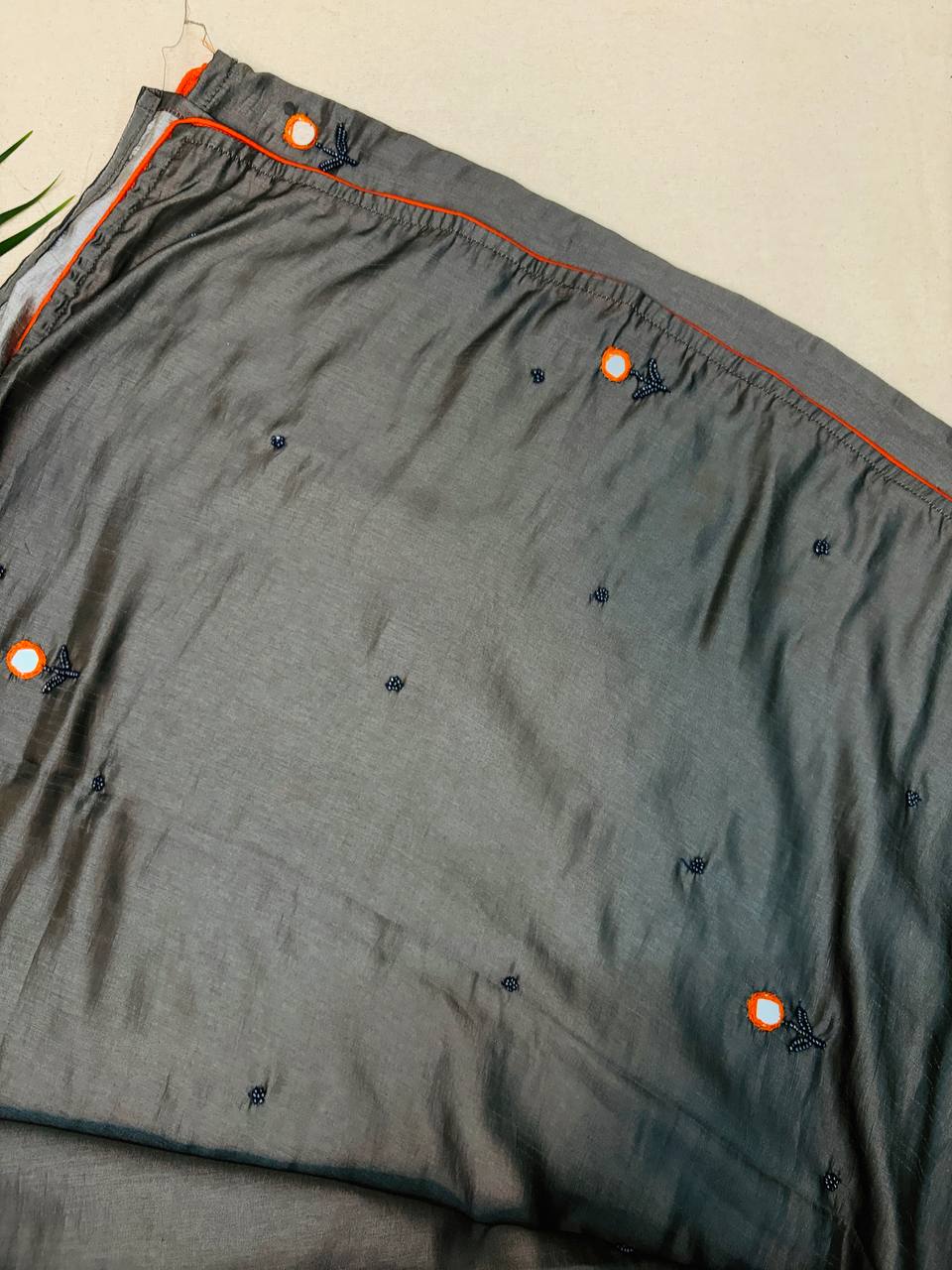 RS .1200/- (70% Off on MRP Rs.4000/-)( DS386)