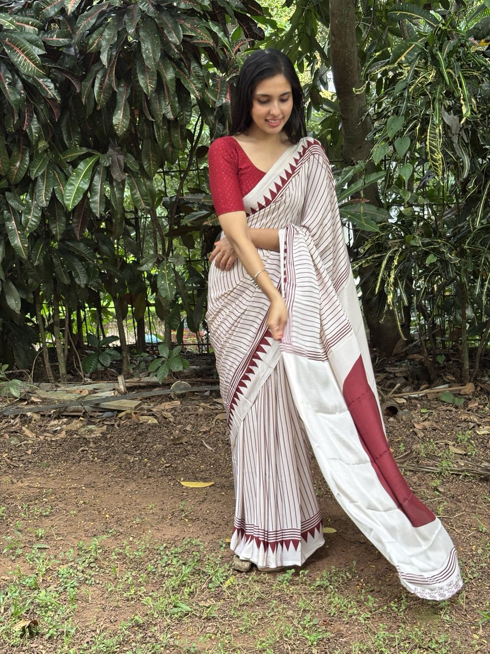 RS. 390/- (50% Off on MRP Rs. 780/-)( DS-876)