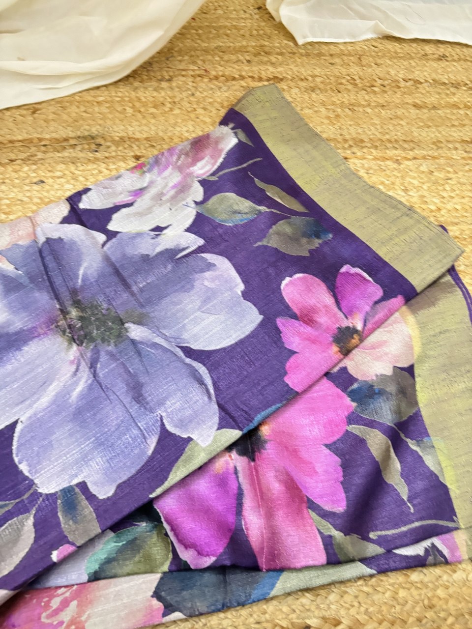 RS .1200/- (50% Off on MRP Rs.2400/-)(SG68)