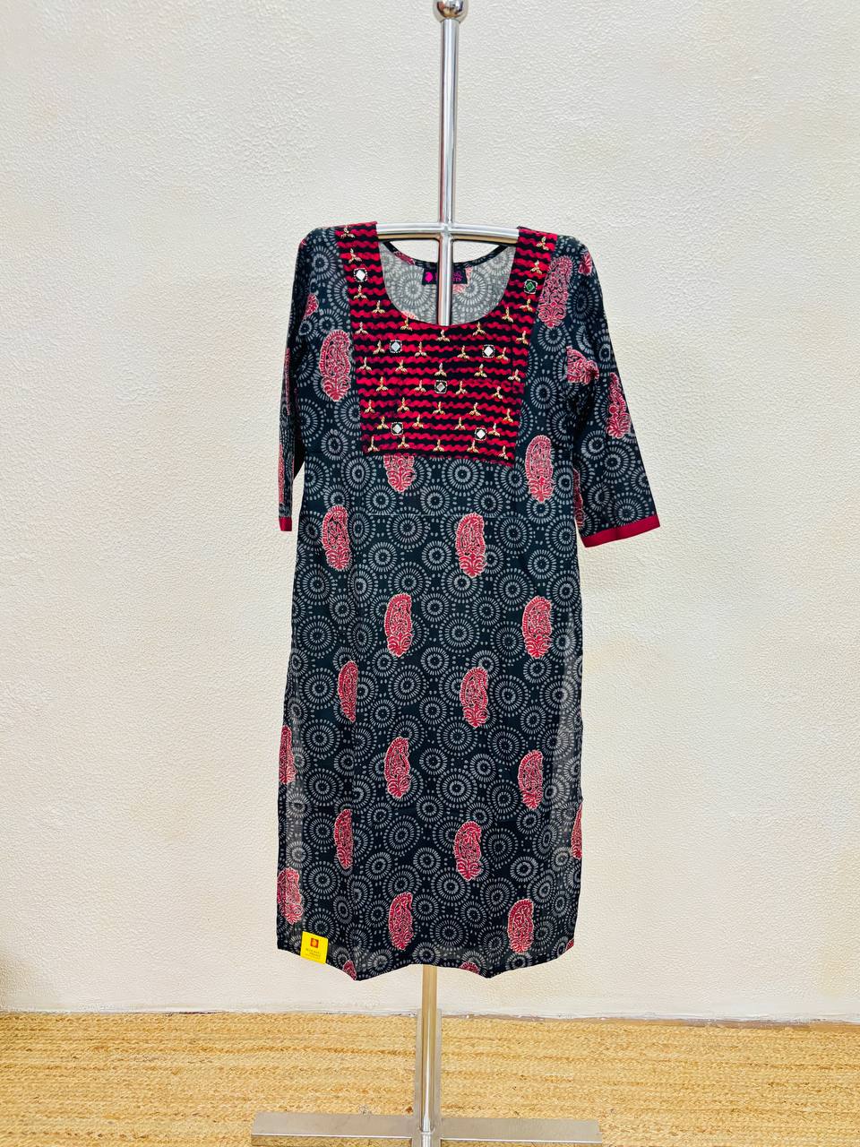RS.700/- (50%Off on MRP Rs.1400/-)(NK57)