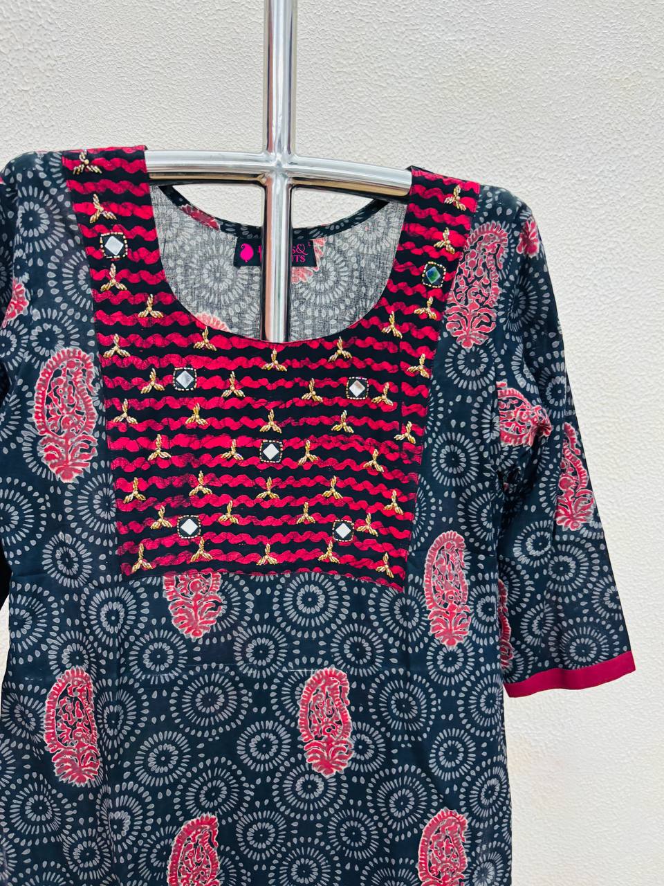 RS.700/- (50%Off on MRP Rs.1400/-)(NK57)