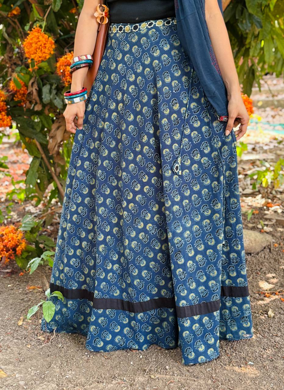 SKIRT -(SK27)