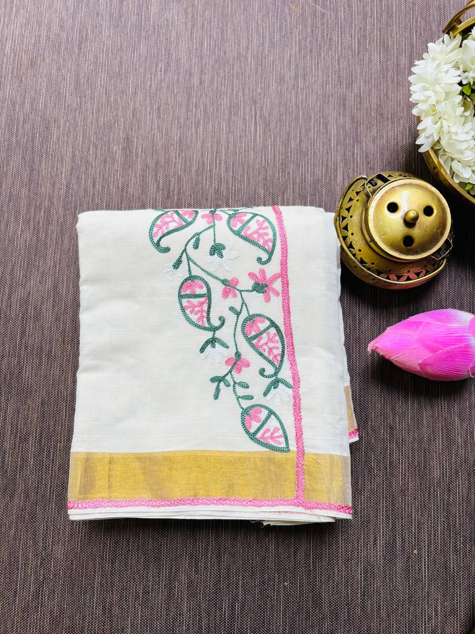 RS.1300/- (50% Off on MRP Rs.2600/-)( DS-522)