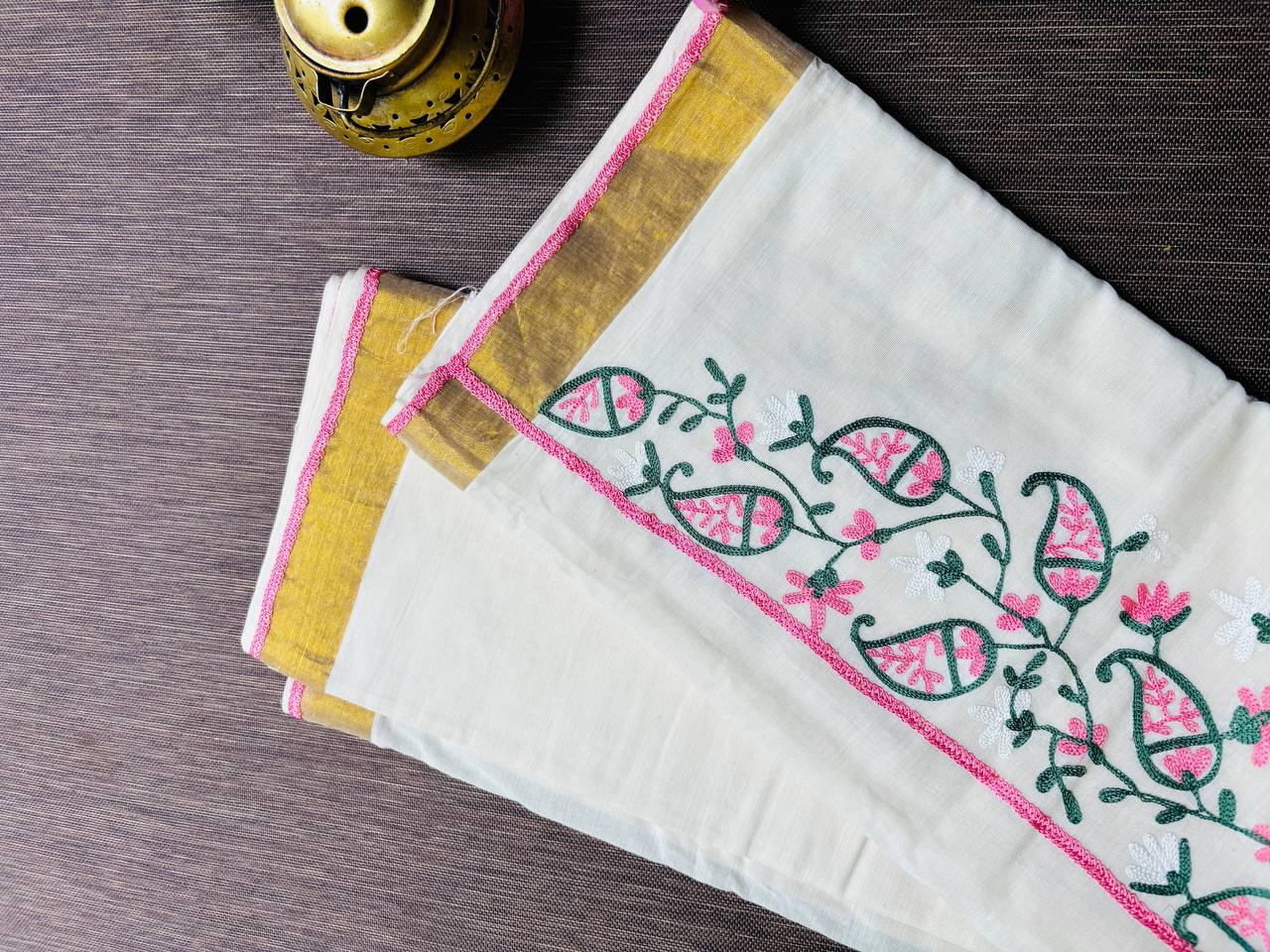 RS.1300/- (50% Off on MRP Rs.2600/-)( DS-522)