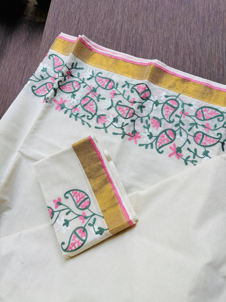 RS.1300/- (50% Off on MRP Rs.2600/-)( DS-522)