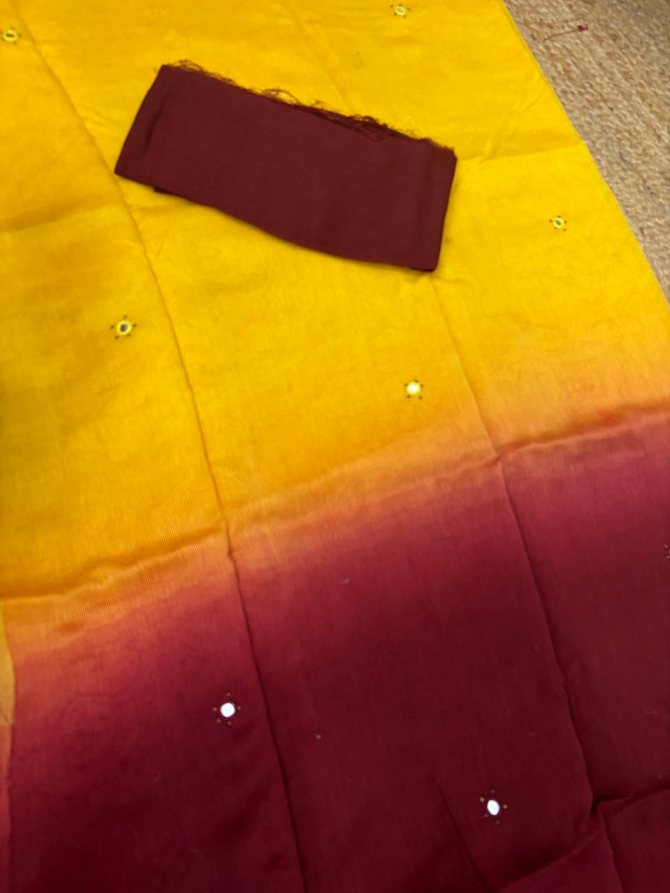 RS .660/- (70% Off on MRP Rs.2200/-)( DS 581)