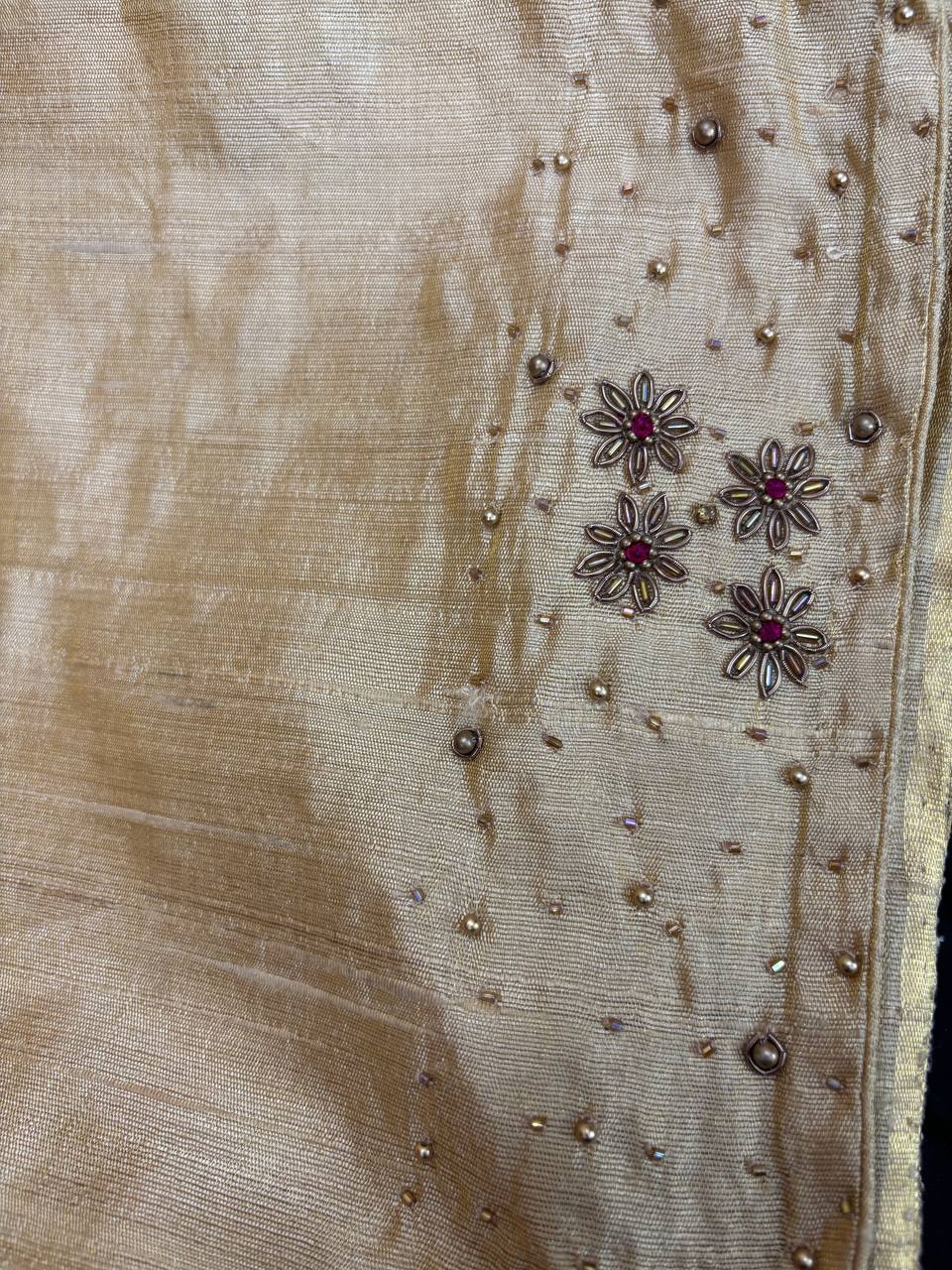RS.2550/- (70% Off on MRP Rs.8500/-)( DS623)