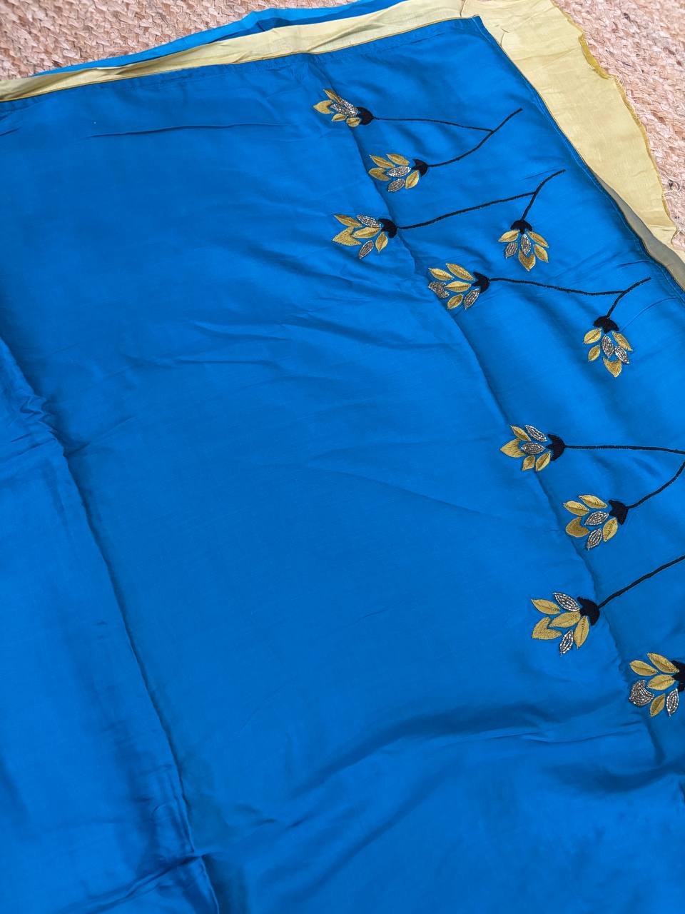 RS.1200/- (70% Off on MRP Rs.4000/-)( DS620)