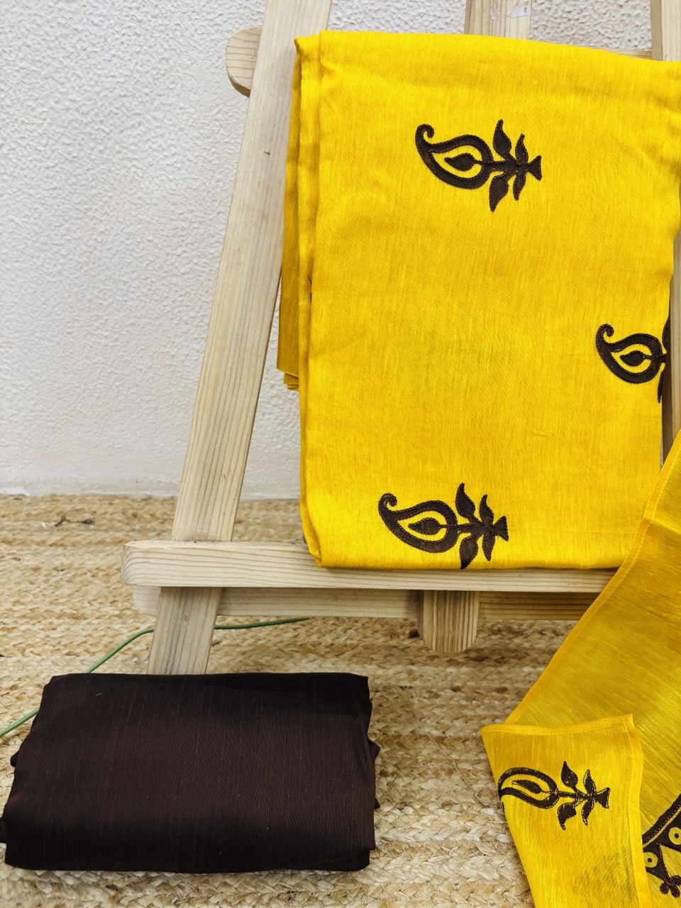 RS. 1250/- (50% Off on MRP Rs. 2500/-)( DS-636)