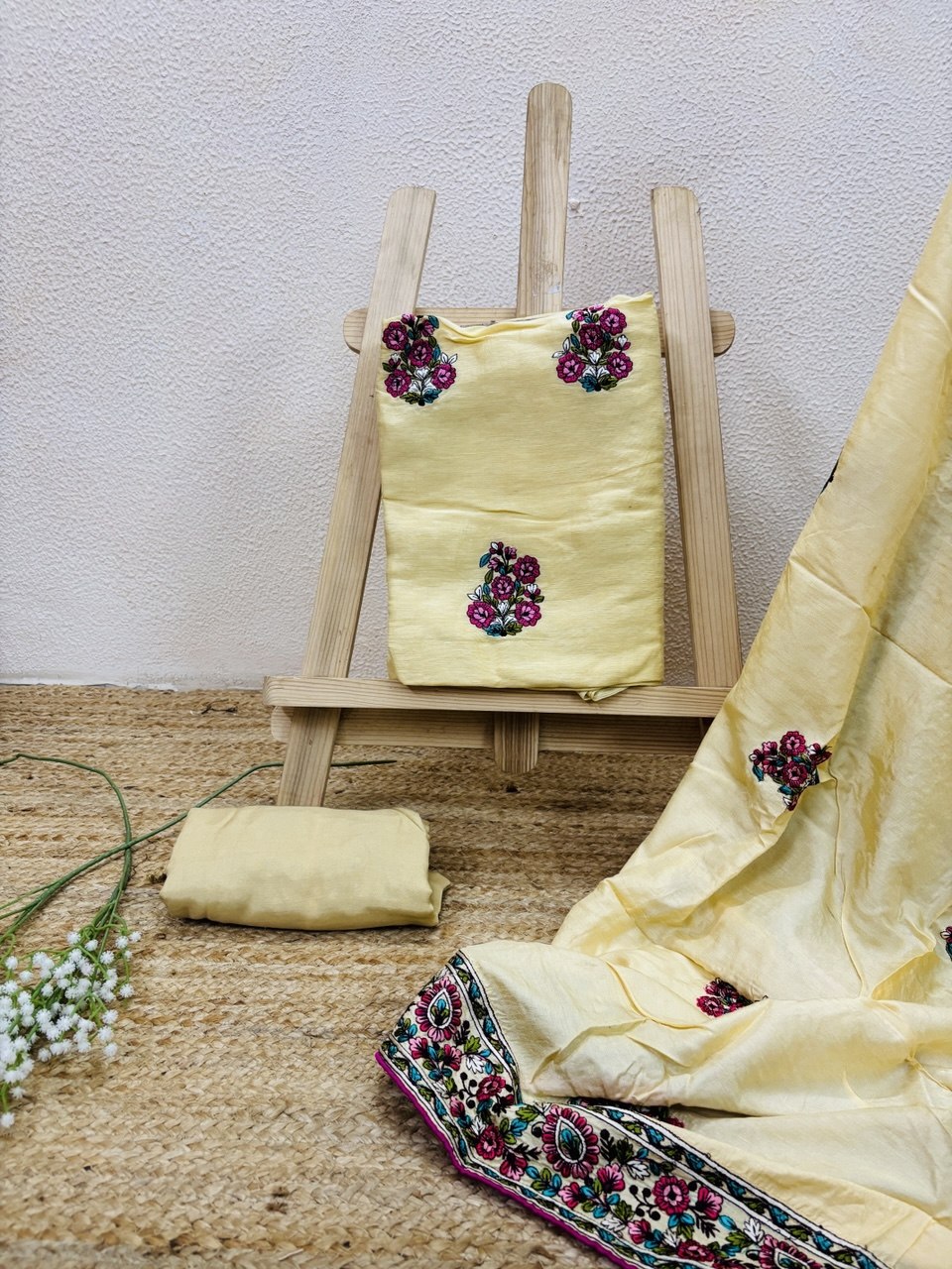 RS. 1260/- (70% Off on MRP Rs. 4200/-)( DS-632)