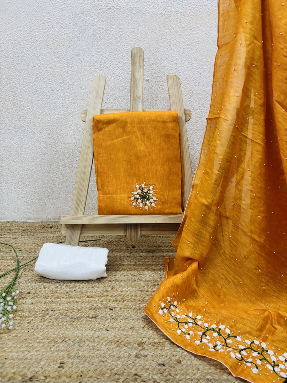 RS. 1260/- (70% Off on MRP Rs. 4200/-)( DS-639)