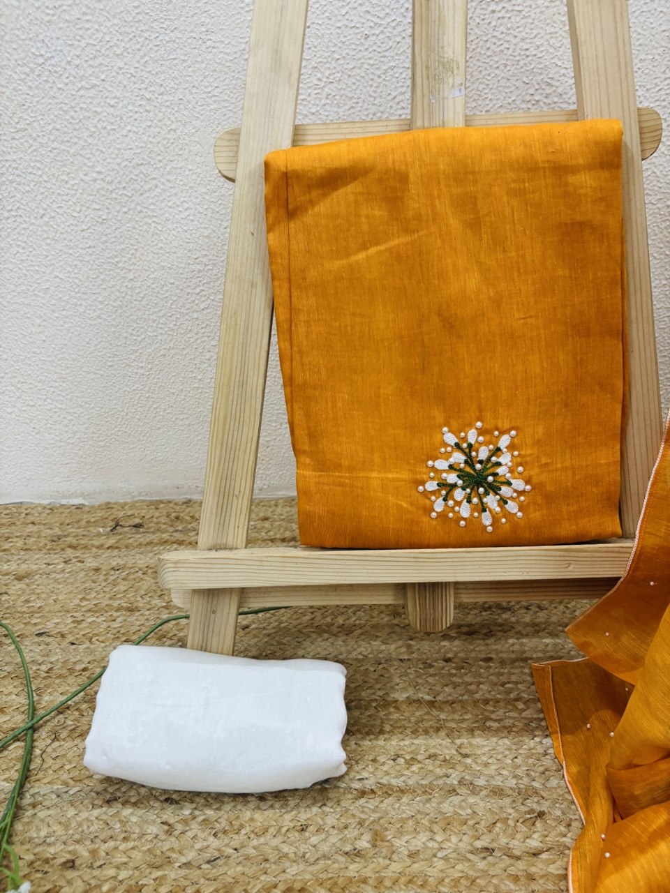 RS. 1260/- (70% Off on MRP Rs. 4200/-)( DS-639)