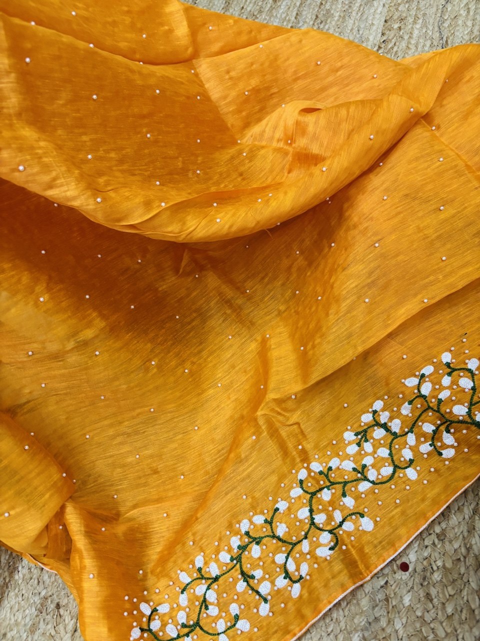 RS. 1260/- (70% Off on MRP Rs. 4200/-)( DS-639)