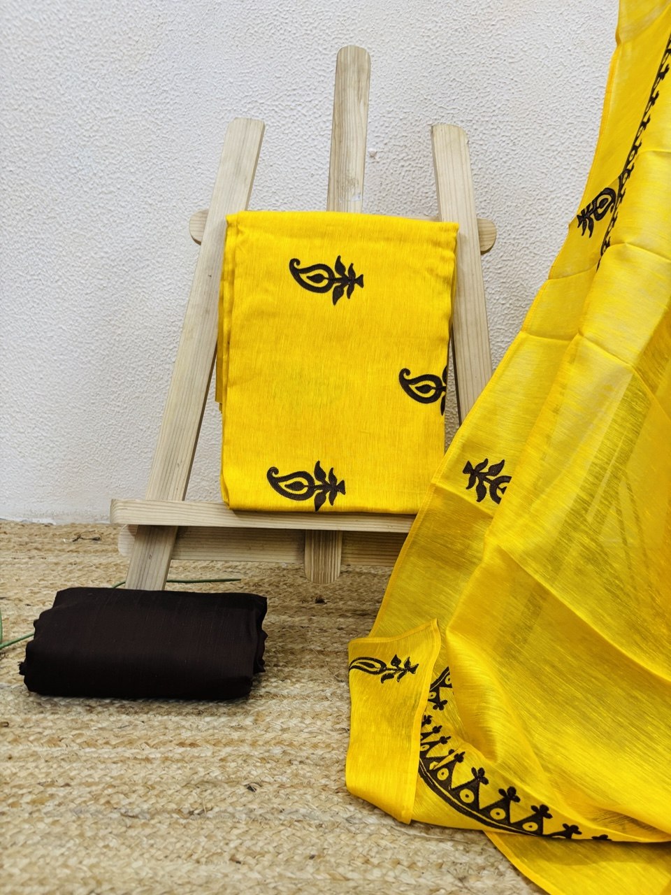 RS. 1250/- (50% Off on MRP Rs. 2500/-)( DS-636)