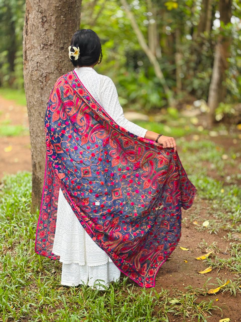 RS. 900/- (50% Off on MRP Rs. 1800/-)( DS-652)