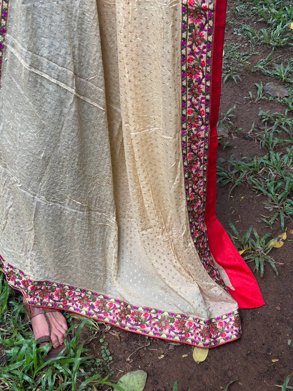 RS. 1200/- (50% Off on MRP Rs. 2400/-)( DS-665)