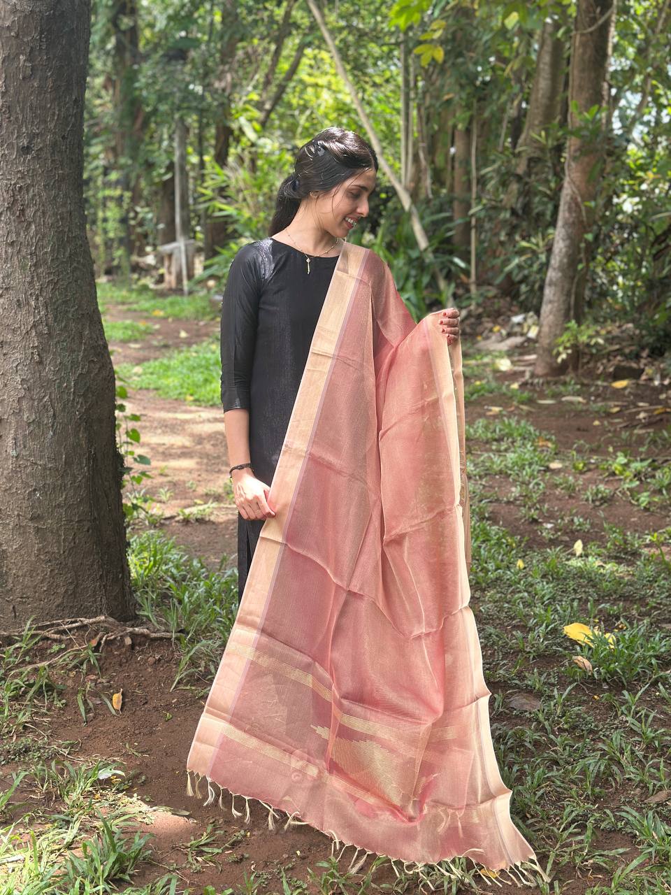 RS. 600/- (50% Off on MRP Rs. 1200/-)( DS-664)
