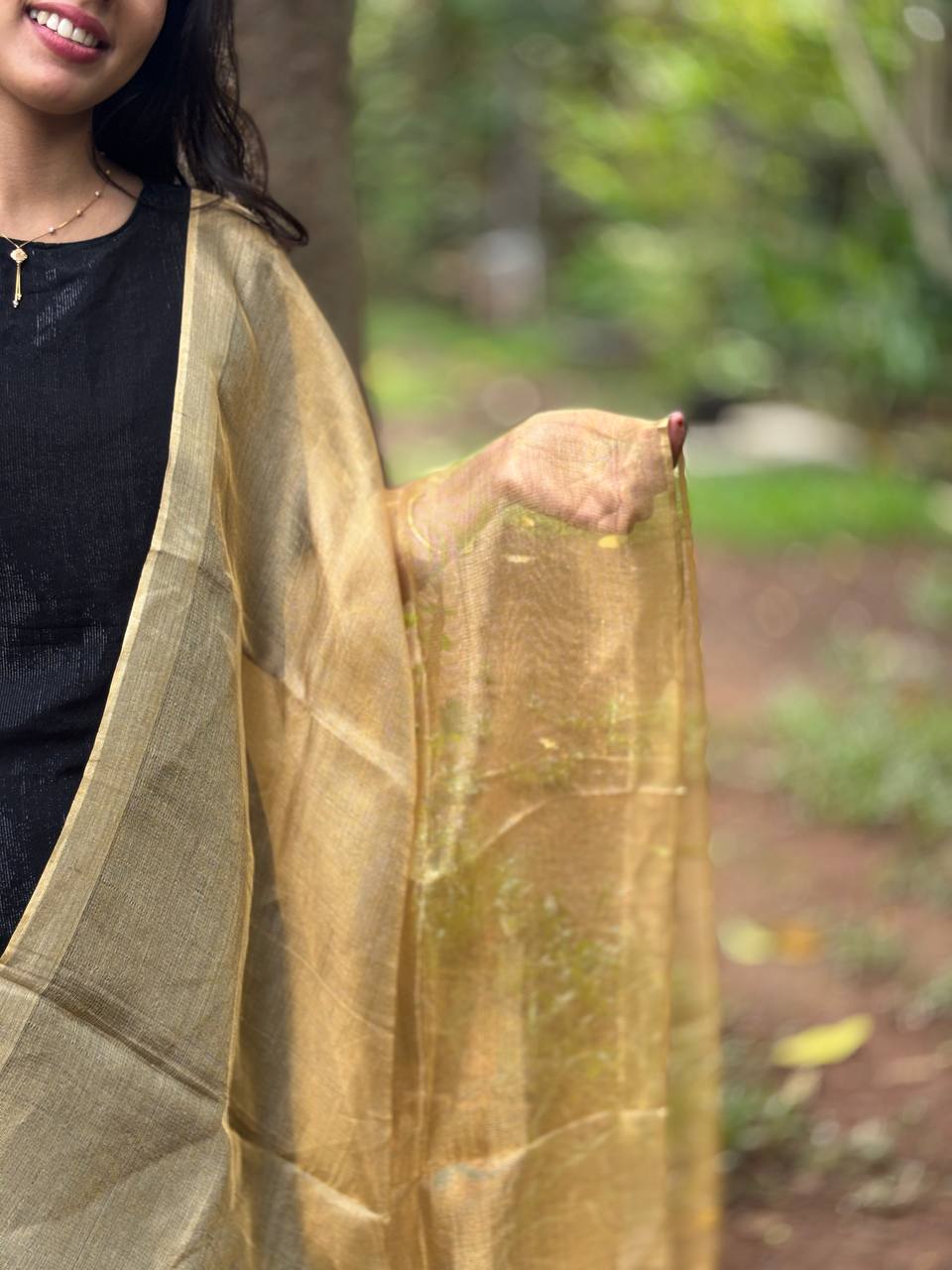 RS. 600/- (50% Off on MRP Rs. 1200/-)( DS-679)