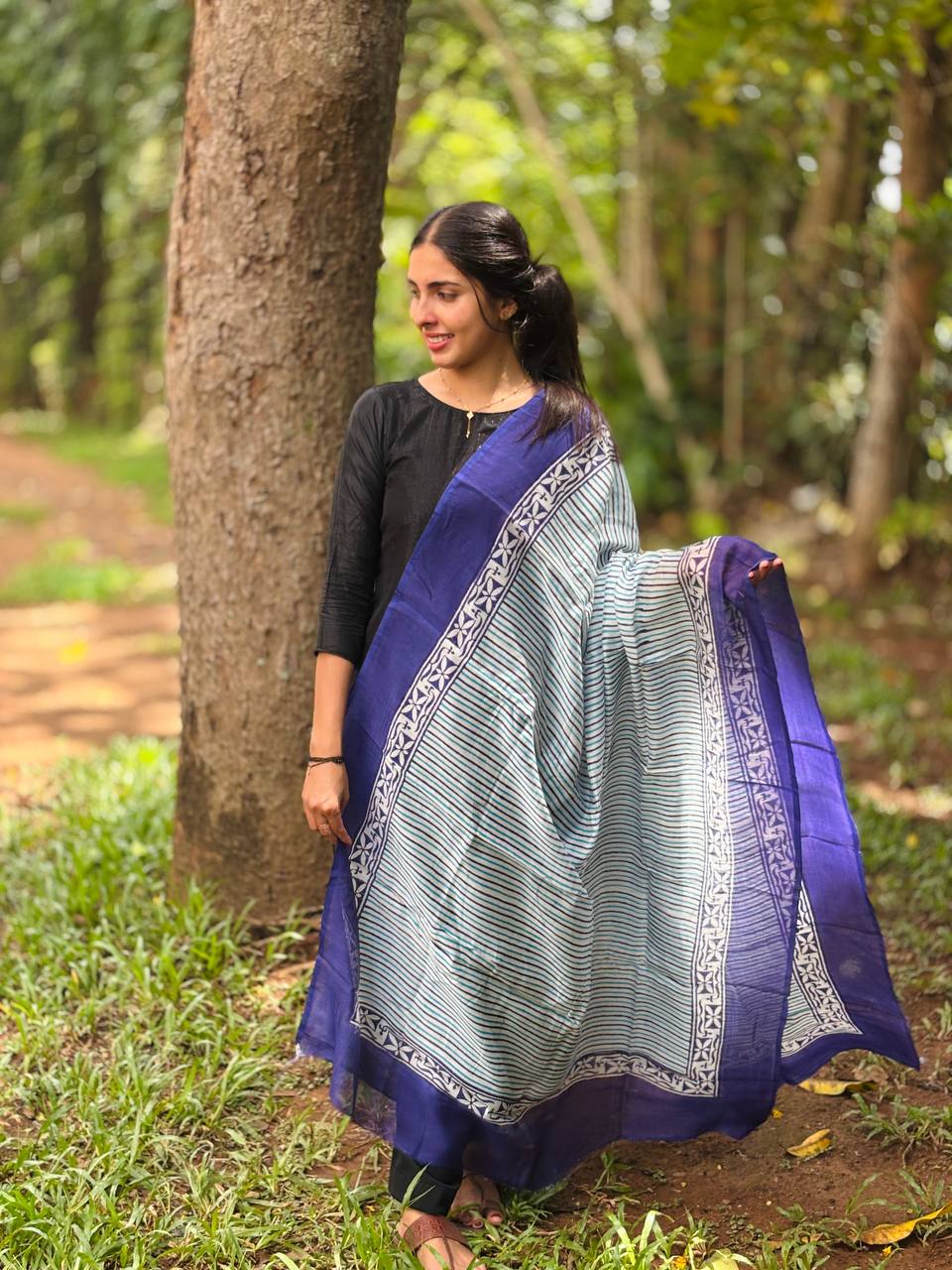 RS. 300/- (50% Off on MRP Rs. 600/-)( DS-683)