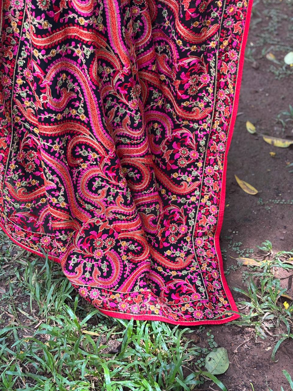 RS. 1100/- (50% Off on MRP Rs. 2200/-)( DS-690)