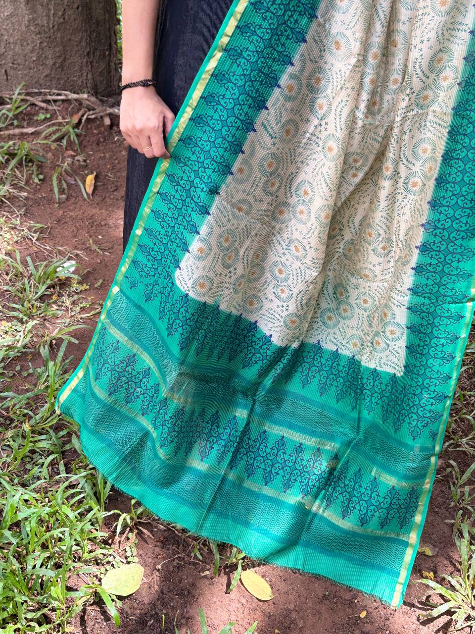 RS. 600/- (50% Off on MRP Rs. 1200/-)( DS-693)