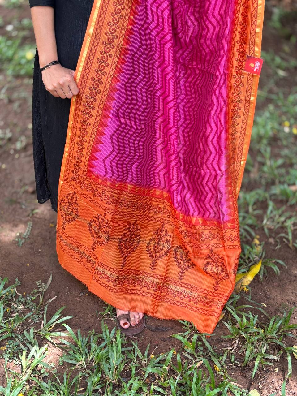 RS. 600/- (50% Off on MRP Rs. 1200/-)( DS-697)