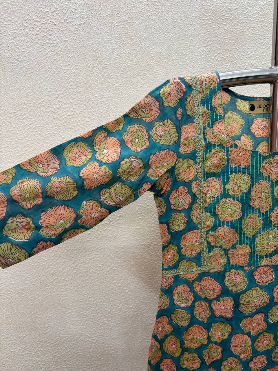 RS.550/- (50%Off on MRP Rs.1100/-)(DS-722)