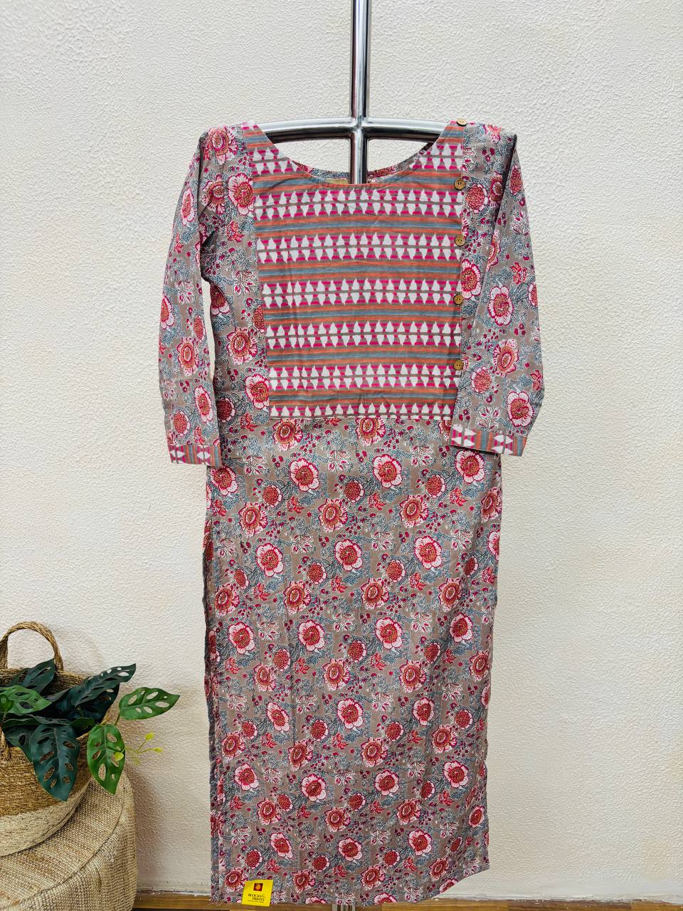 RS-750/- (50%Off on MRP Rs.1500/-)(DS-730)