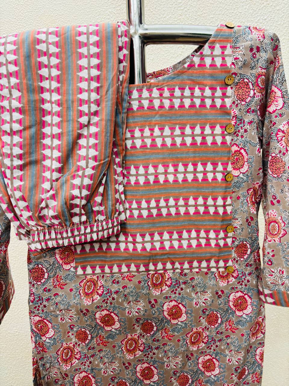 RS-750/- (50%Off on MRP Rs.1500/-)(DS-730)
