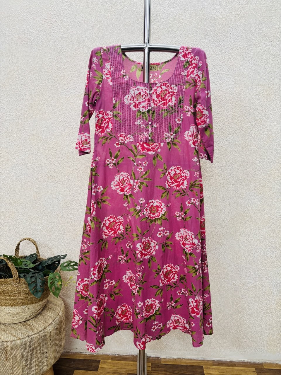 RS.490/- (50%Off on MRP Rs.980/-)(DS-723)