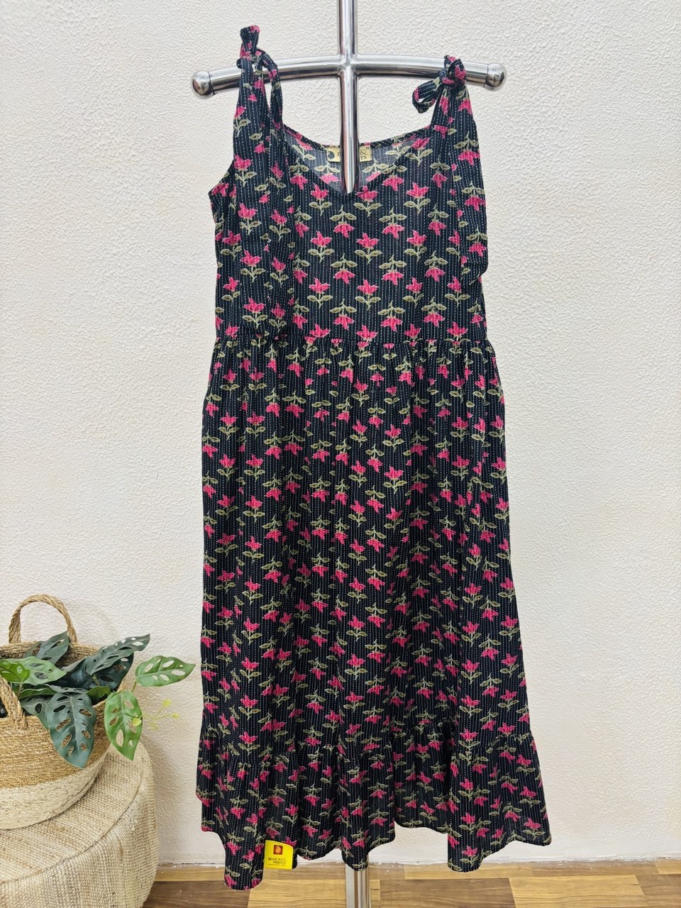 RS.550/- (50%Off on MRP Rs.1100/-)(DS-751)