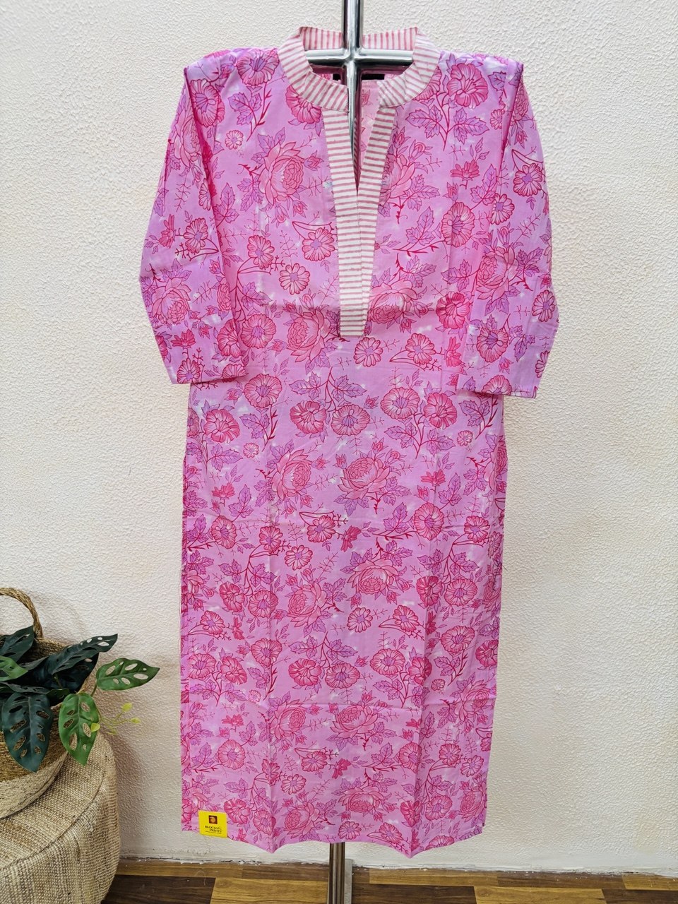 RS.490/- (50%Off on MRP Rs.980/-)(DS-746)