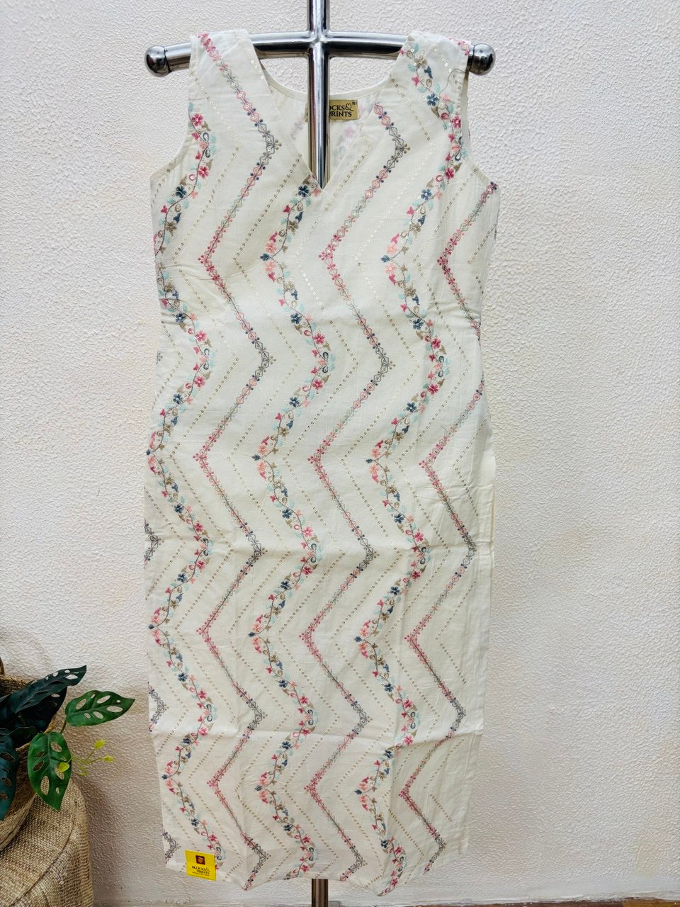 RS.800/- (50%Off on MRP Rs.1600/-)(DS-750)
