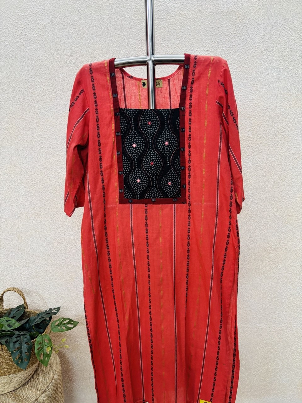 RS.600/- (50%Off on MRP Rs.1200/-)(DS-753)