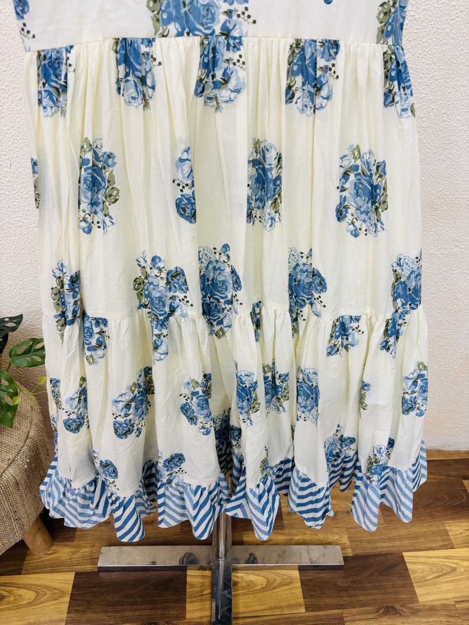 RS.750/- (50%Off on MRP Rs.1500/-)(DS-756)