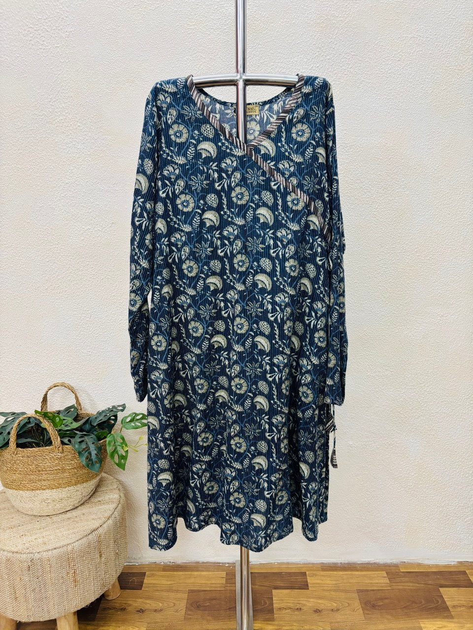 RS.550/- (50%Off on MRP Rs.1100/-)(DS-757)