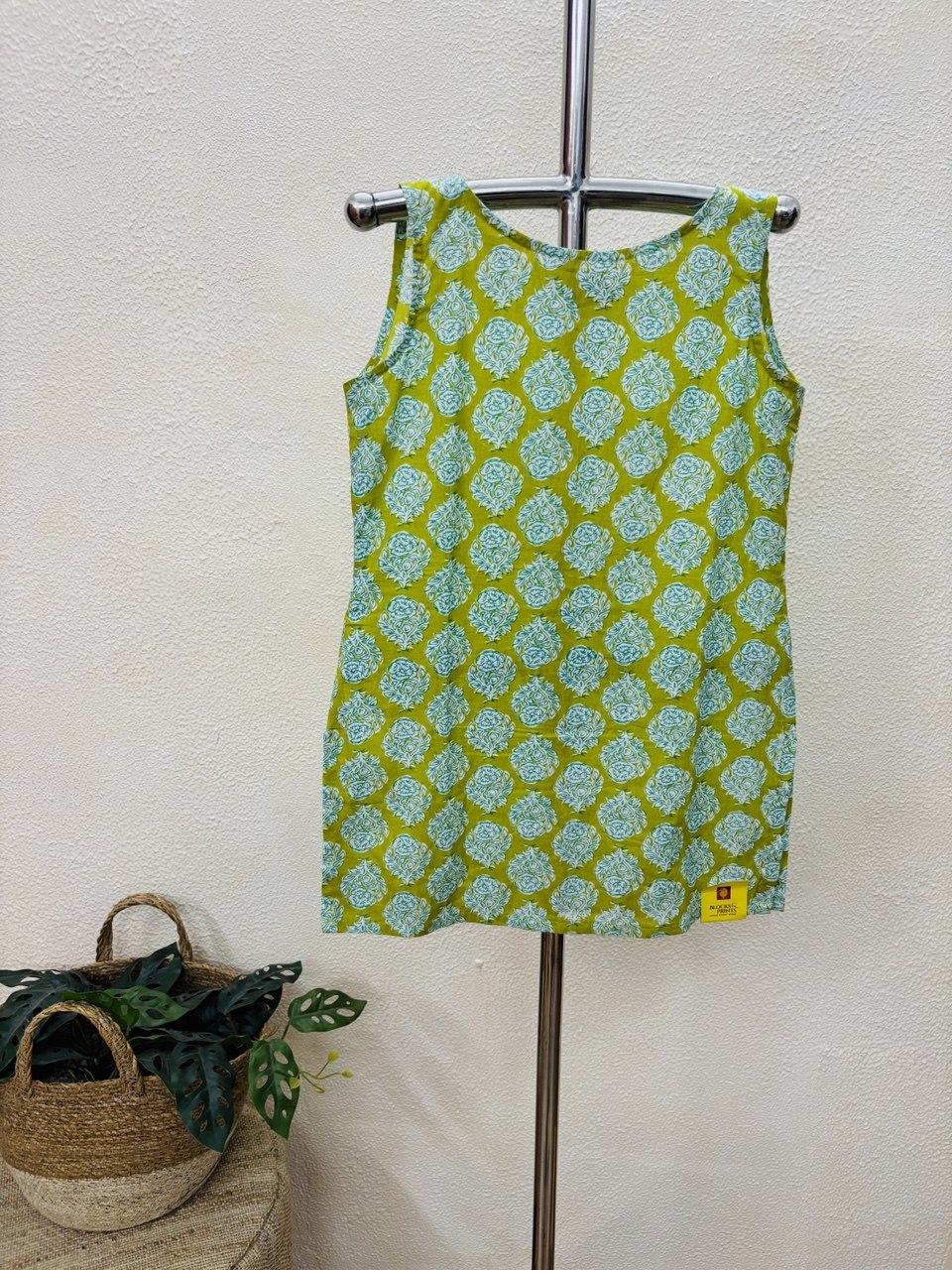 RS.375/- (50%Off on MRP Rs.750/-)(DS-764)