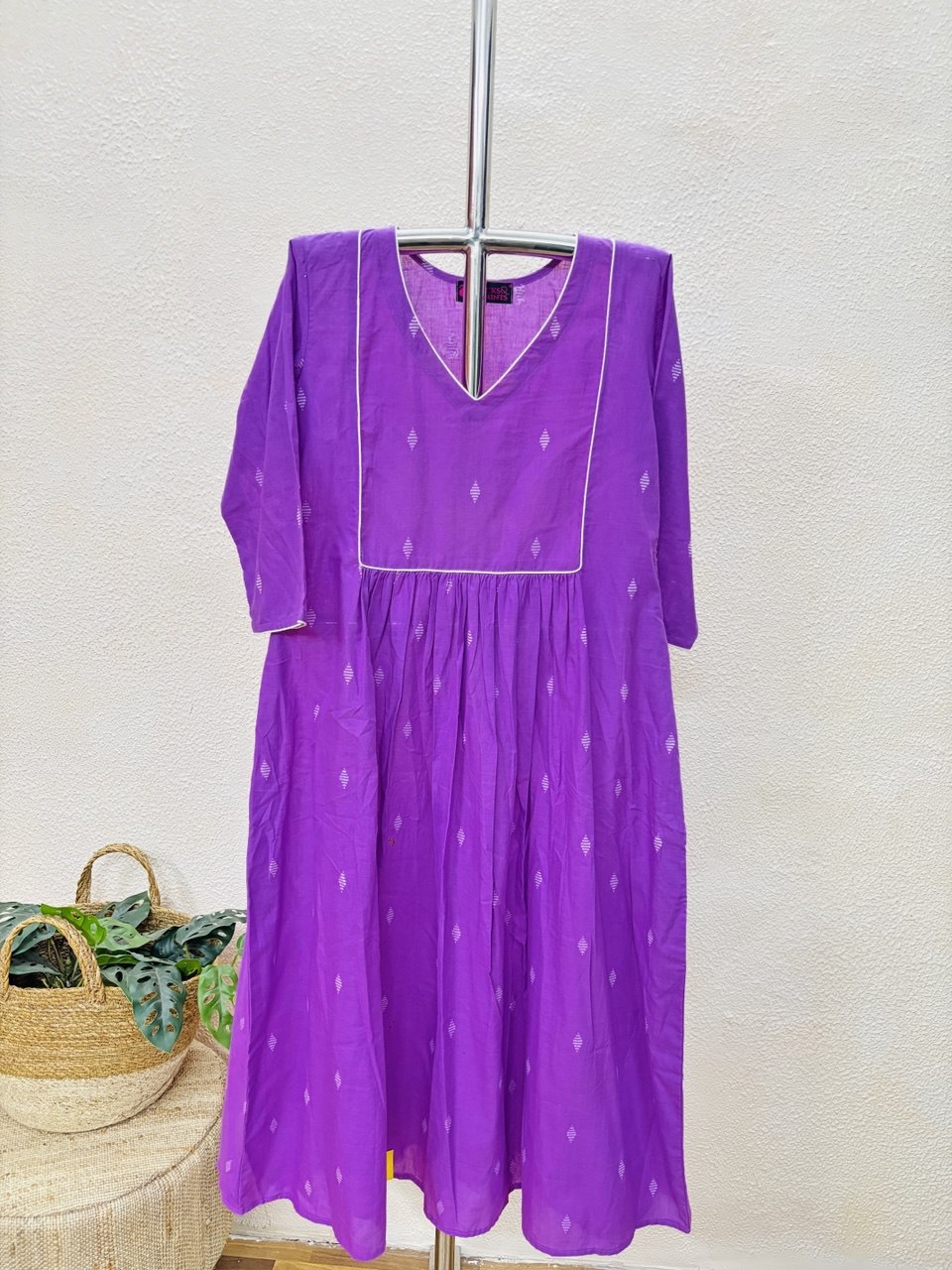 RS.490/- (50%Off on MRP Rs.980/-)(DS-784)