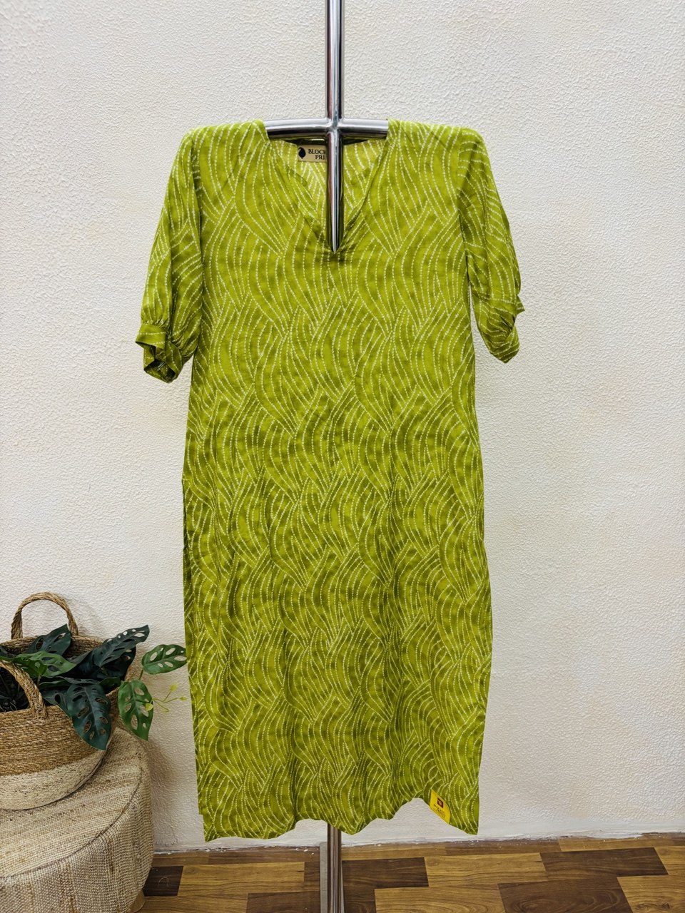 RS.440/- (50%Off on MRP Rs.880/-)(DS-790)