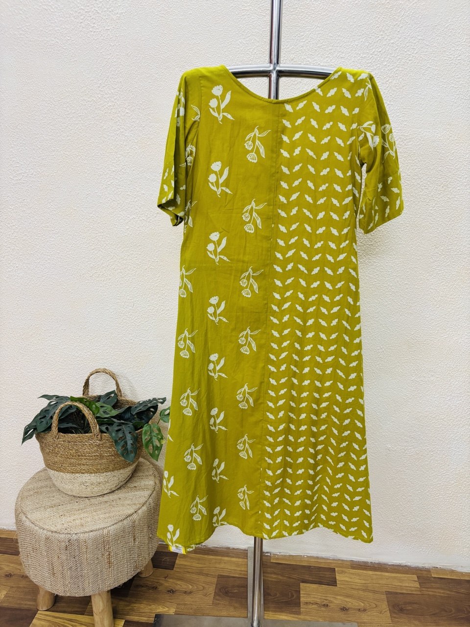 RS.550/- (50%Off on MRP Rs.1100/-)(DS-797)