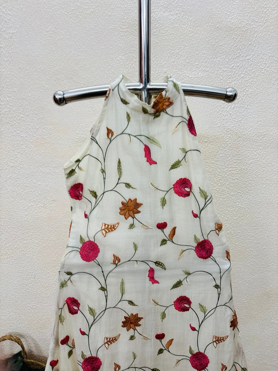 RS.900/- (50%Off on MRP Rs.1800/-)(DS-830)