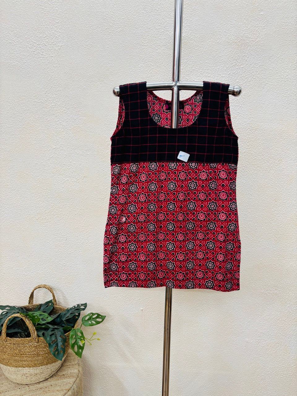 RS.400/- (50%Off on MRP Rs.800/-)(DS-828)