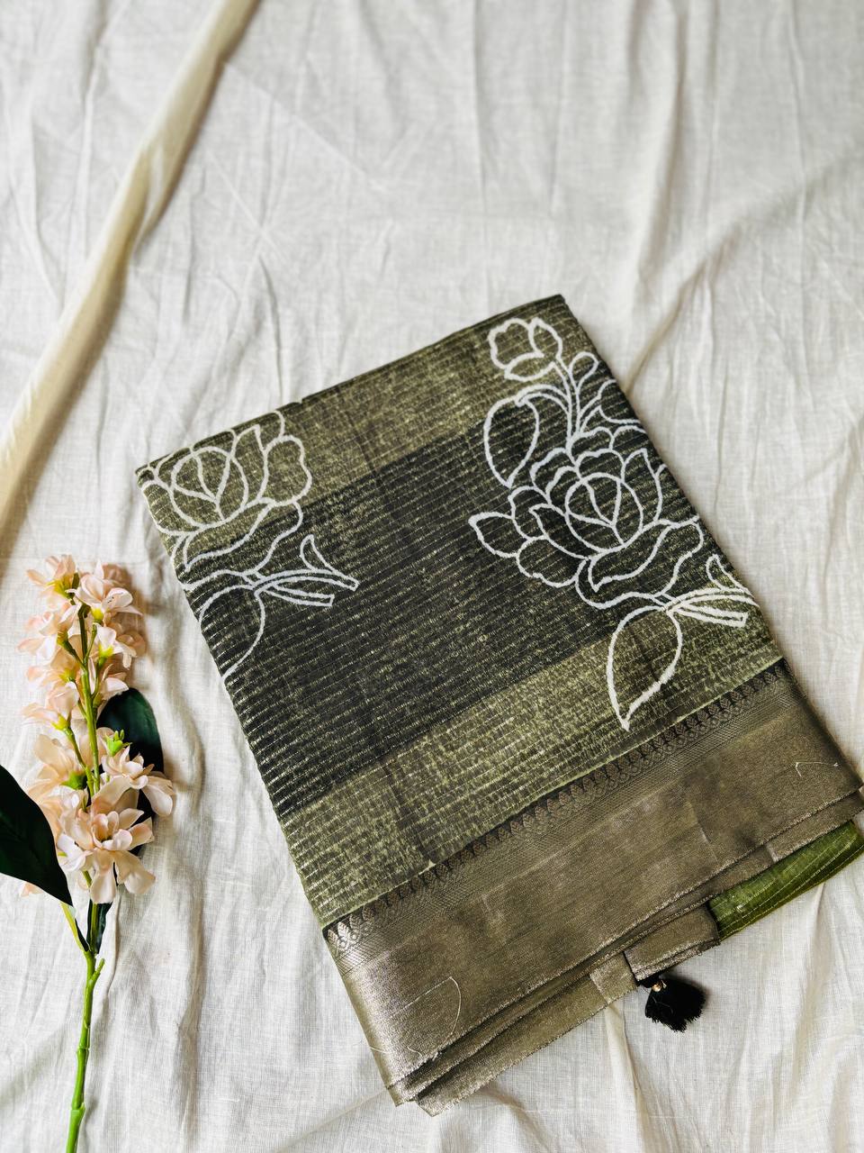 RS .1155/- (70% Off on MRP Rs.3850/-)( DS856)