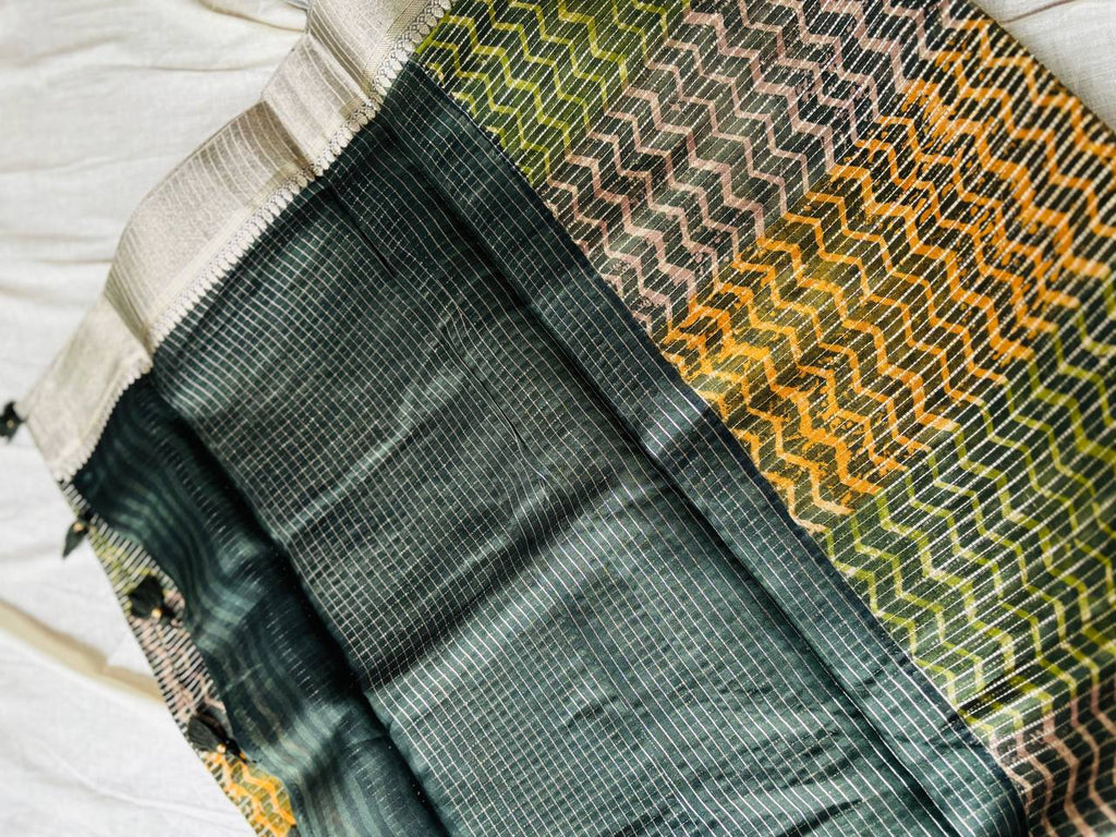 RS .1155/- (70% Off on MRP Rs.3850/-)( DS857)