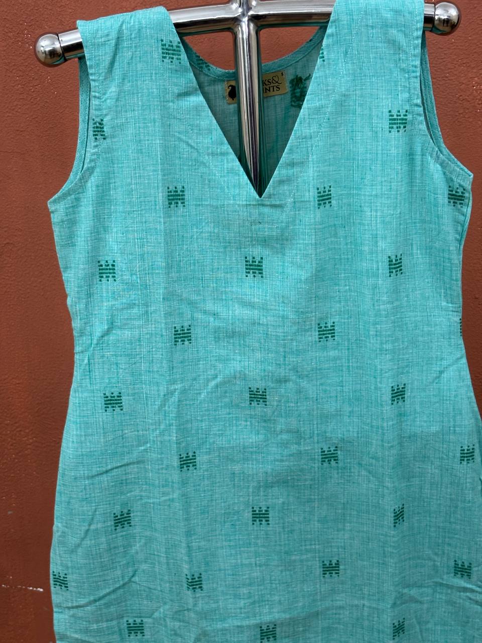 RS.440/- (50%Off on MRP Rs.880/-)(DS-866)