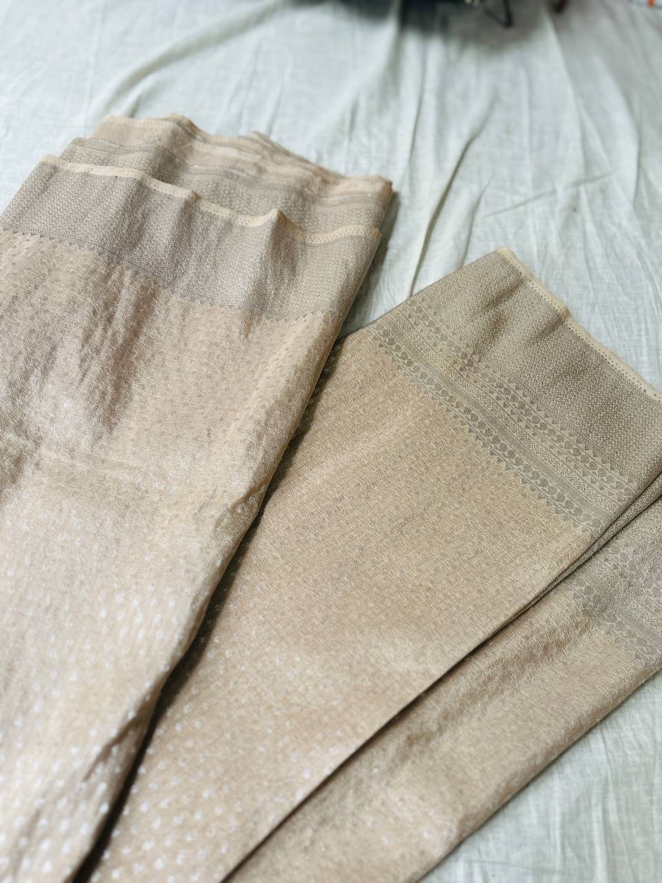 RS.752/- (60% Off on MRP Rs.1880/-)( DS888)